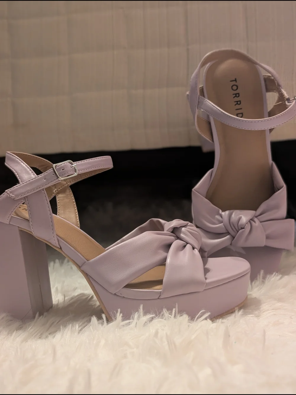 Torrid 7.5WW Lilac Knot-Front Platform Sandals